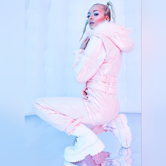 Stylish Pink Puffer Jacket - Picture 2 of 9